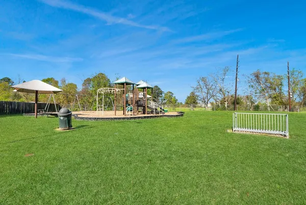 $2,175 | 403 Willow W Drive, Houston, TX 77073