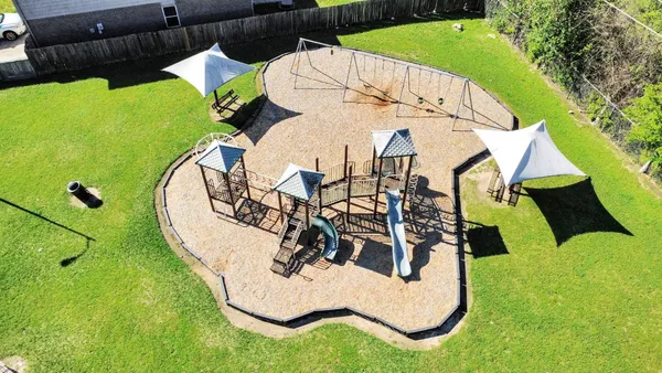 $2,175 | 403 Willow W Drive, Houston, TX 77073