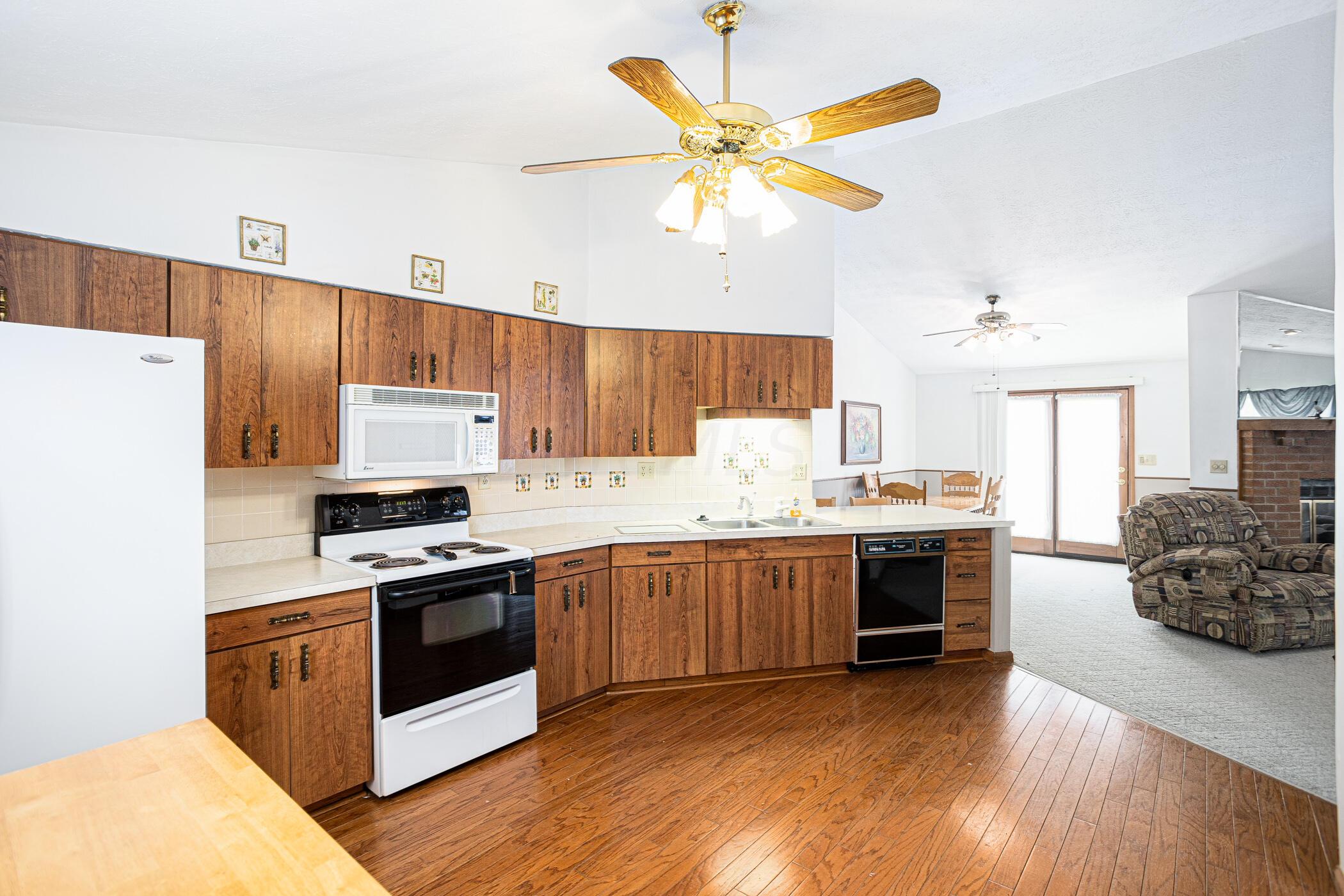4448 Charlotte Road Columbus, OH 43207 - Photo 7 of 24 4448 Charlotte drive obetz oh 43207 045