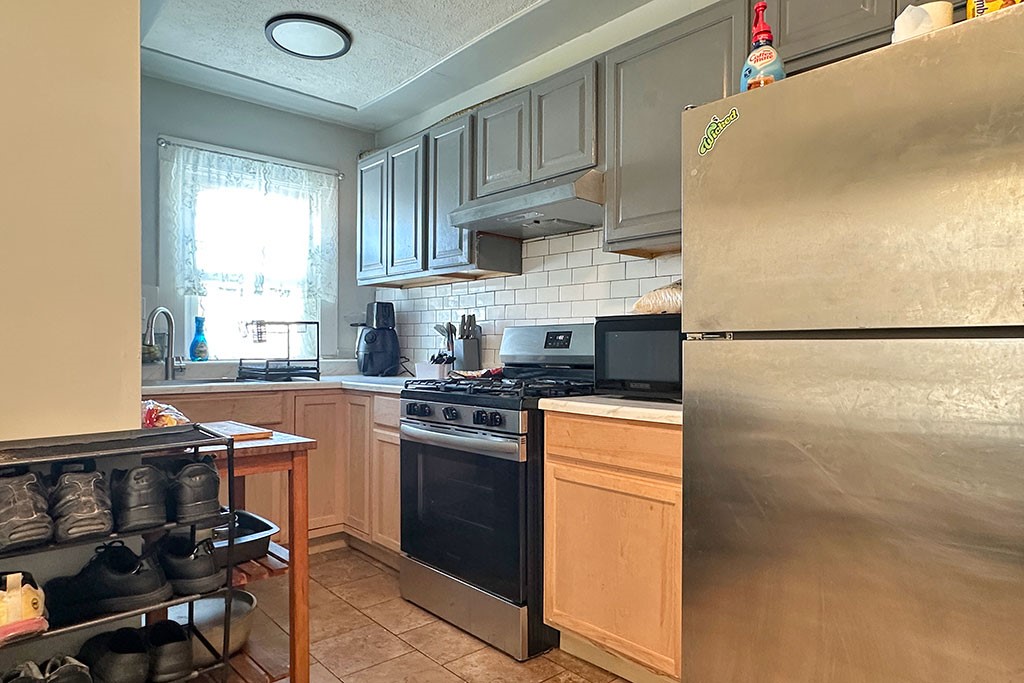 187 Sisson Street Pawtucket, RI 02860 - Photo 36 of 48 1st Floor