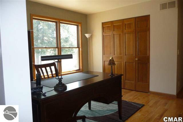 11852 South Littlefield Road Blanchard, MI 49310 - Photo 15 of 25 1774565-14.JPG