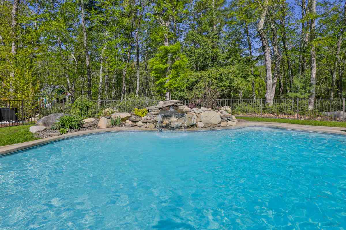 223 Rocky Pond Road Hollis, NH 03049 - Photo 12 of 40