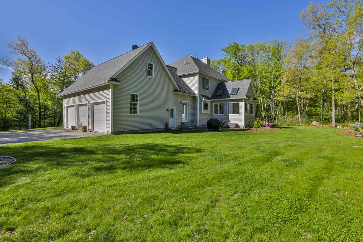 223 Rocky Pond Road Hollis, NH 03049 - Photo 5 of 40
