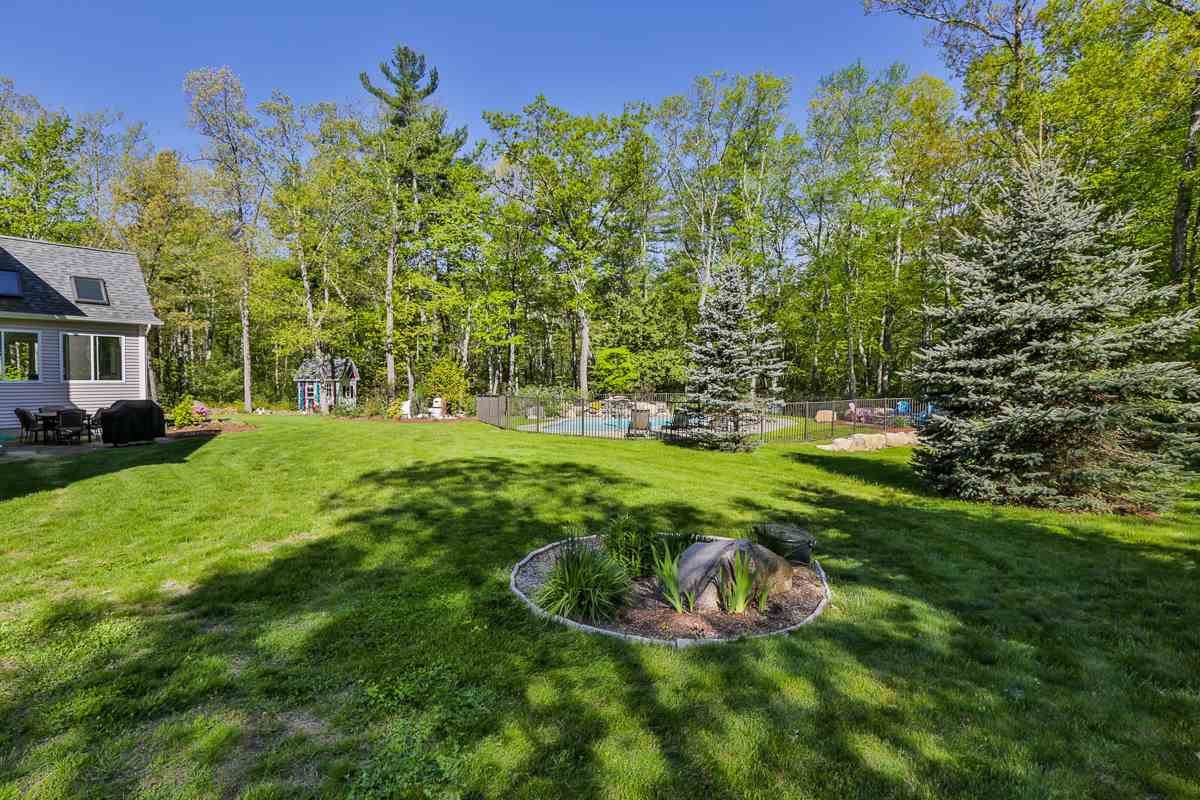 223 Rocky Pond Road Hollis, NH 03049 - Photo 7 of 40