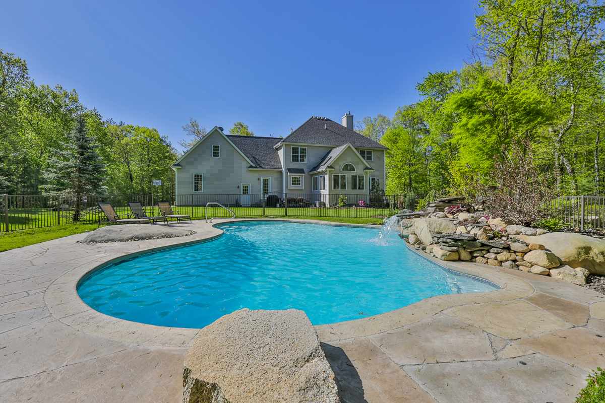 223 Rocky Pond Road Hollis, NH 03049 - Photo 10 of 40