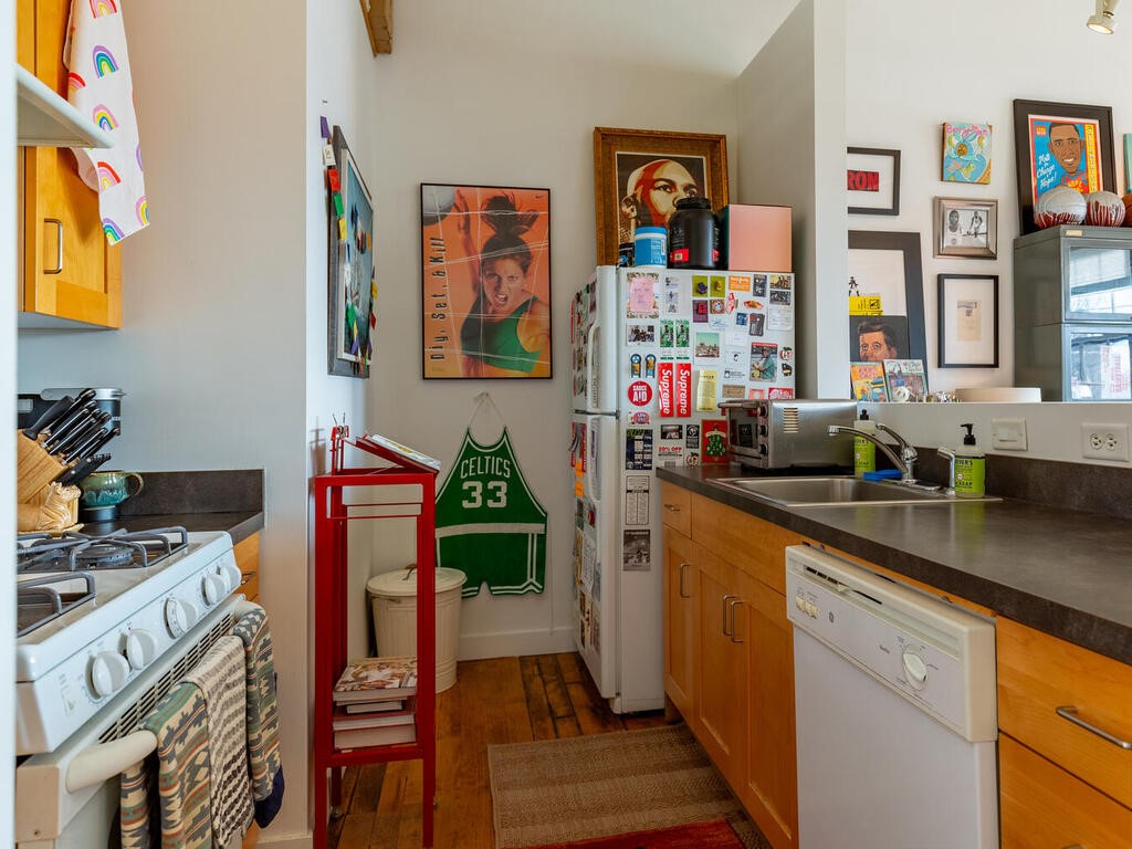 304 Pearl Street, Unit 202 Providence, RI 02907 - Photo 17 of 30