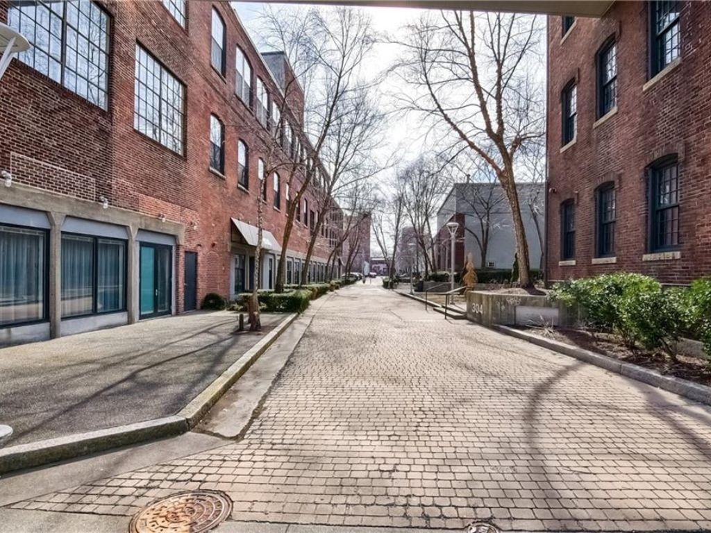 304 Pearl Street, Unit 202 Providence, RI 02907 - Photo 5 of 30