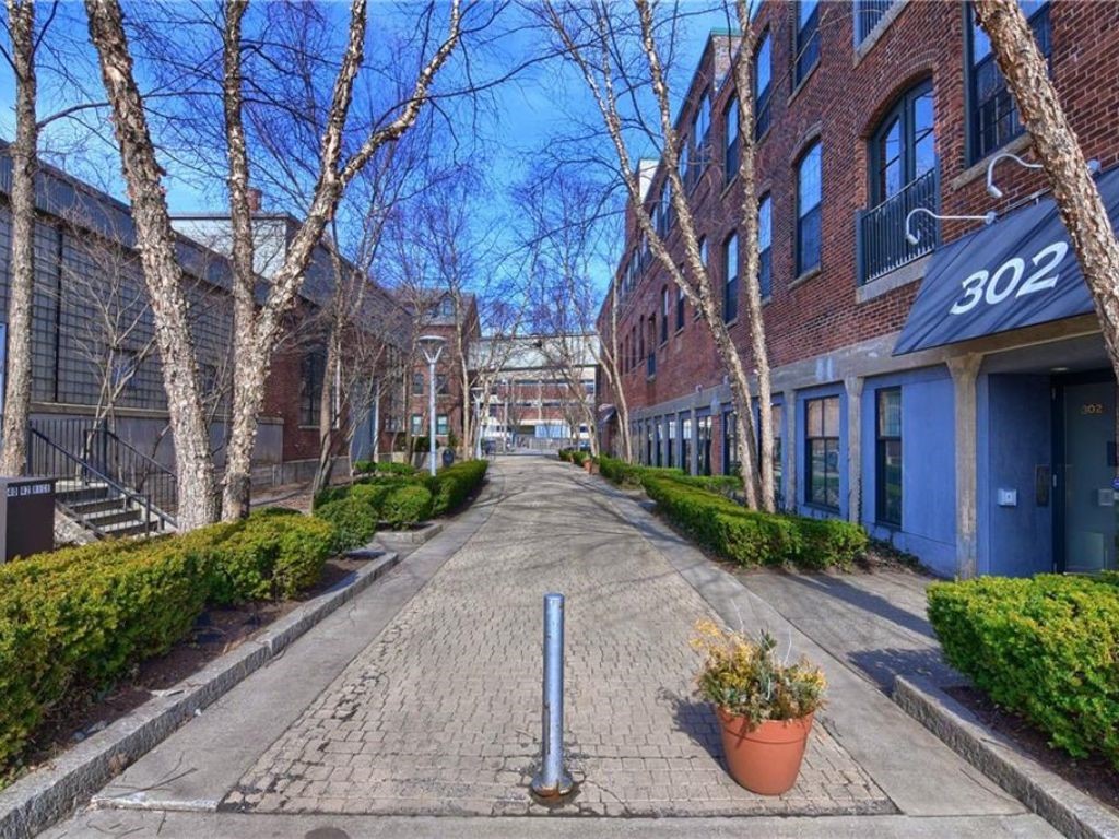 304 Pearl Street, Unit 202 Providence, RI 02907 - Photo 6 of 30