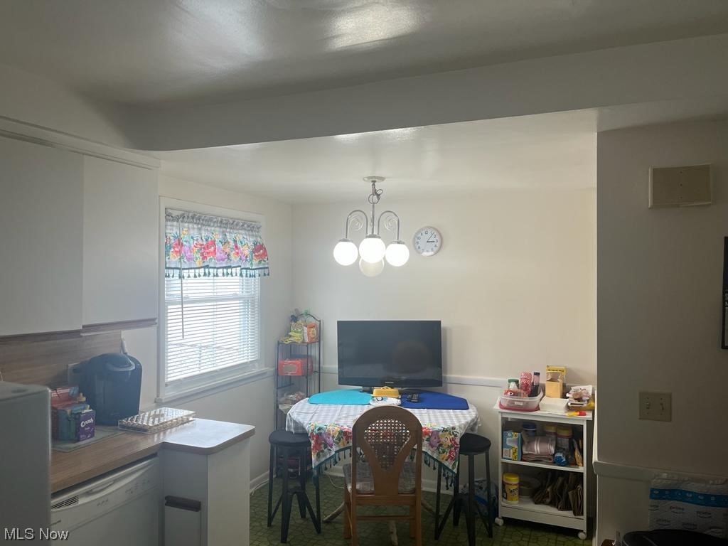 4030 Stonehaven Road Cleveland, OH 44121 - Photo 5 of 14
