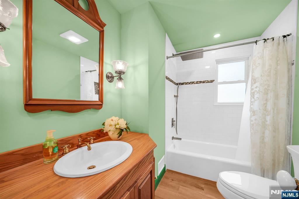 19 Lawrence Road Wayne, NJ 07470 - Photo 16 of 33