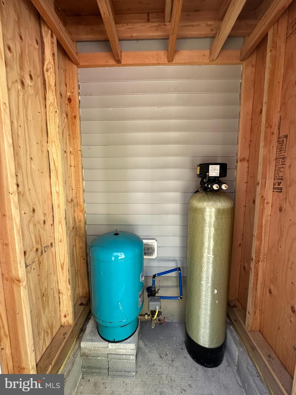 211 Maple Street Port Norris, NJ 08349 - Photo 19 of 28 a view of a door and chair in a room