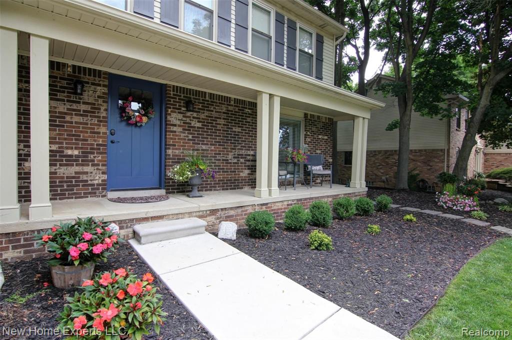 21995 Clover Lane Novi, MI 48375 - Photo 2 of 35