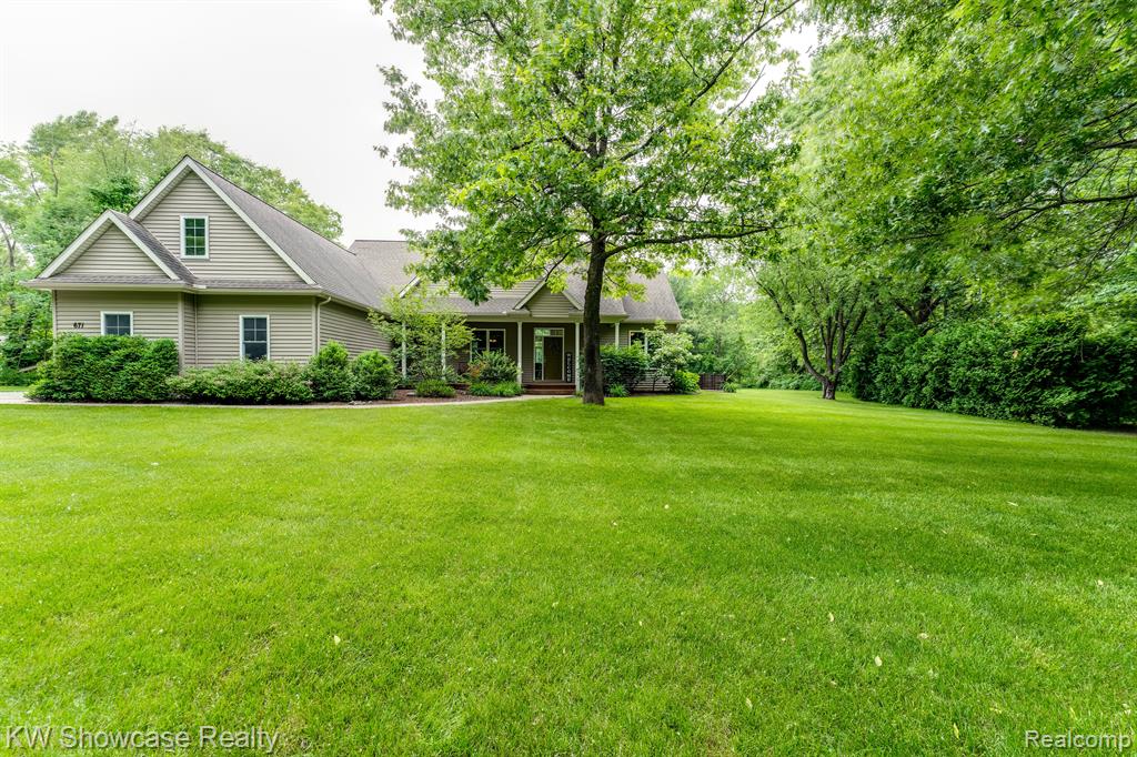 671 North Hughes Road Howell, MI 48843 - Photo 2 of 60