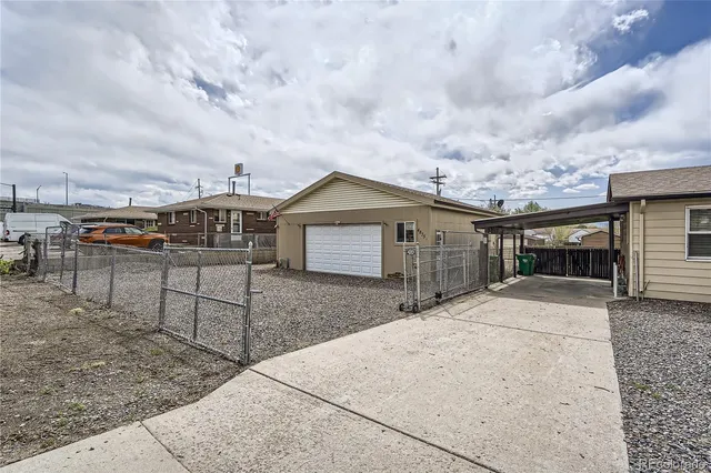 a view of house and outdoor space