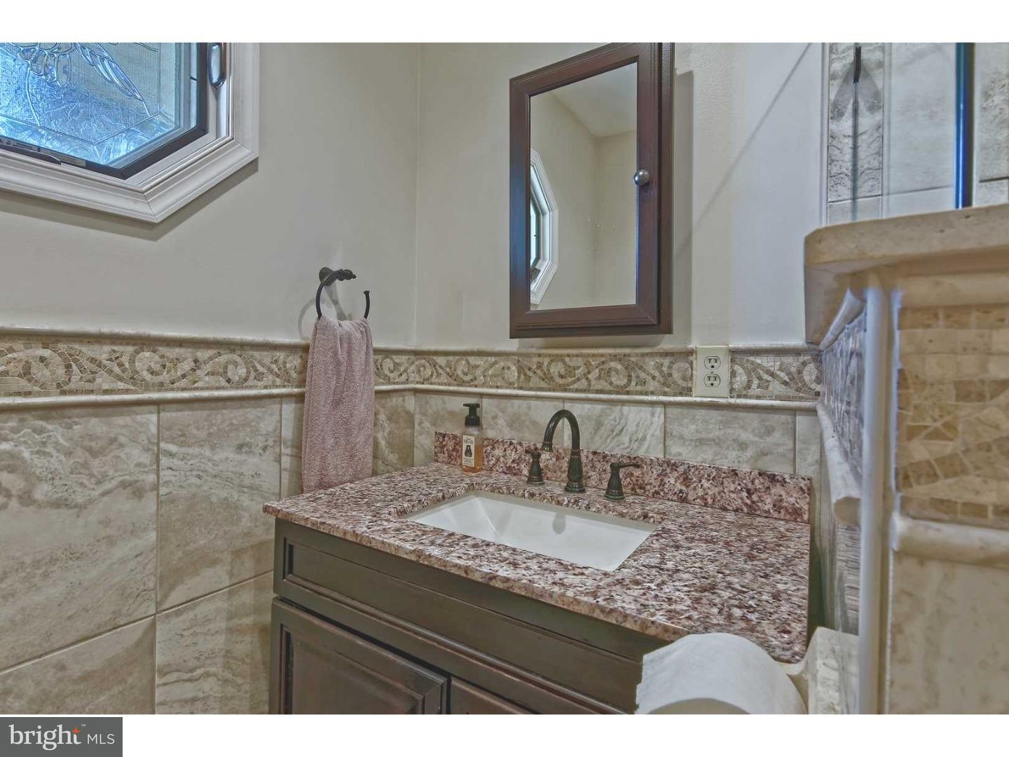 137 Quaker Road Pennsville, NJ 08070 - Photo 15 of 25 Master Bathroom