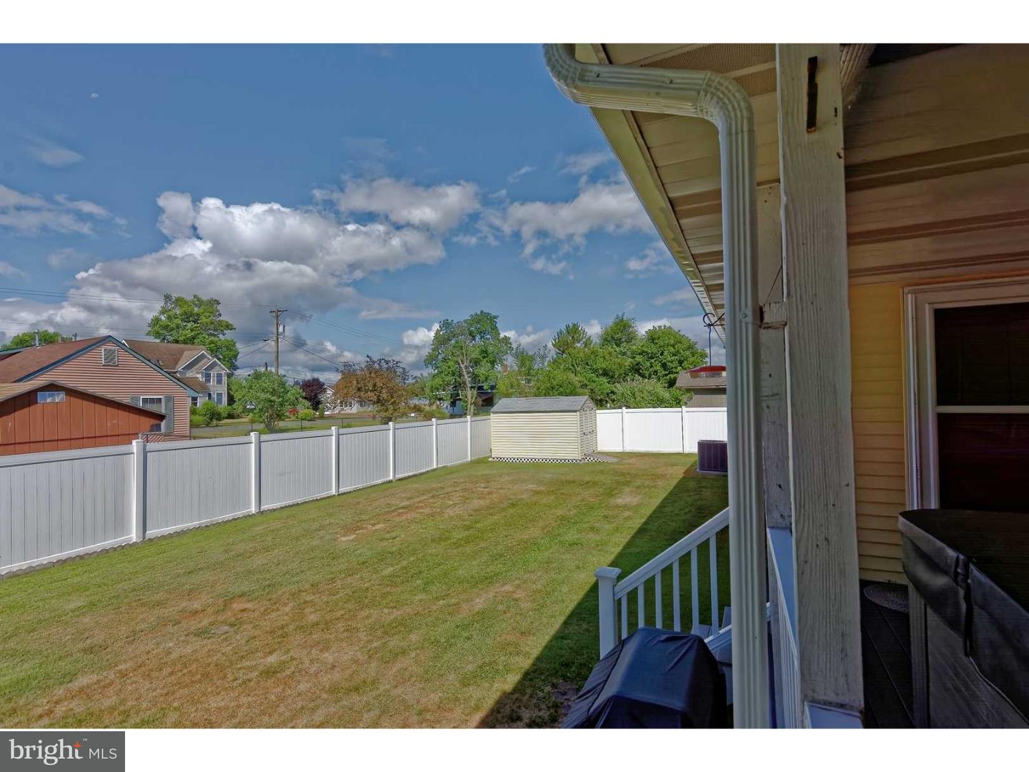 137 Quaker Road Pennsville, NJ 08070 - Photo 21 of 25 View in Back