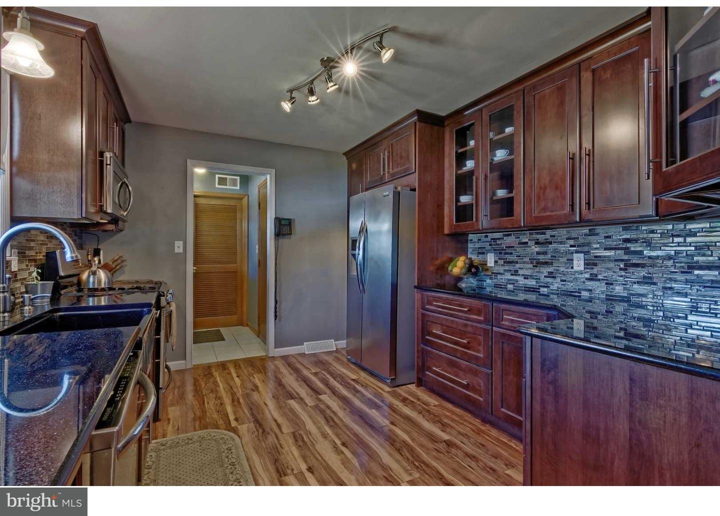 137 Quaker Road Pennsville, NJ 08070 - Photo 6 of 25 Kitchen