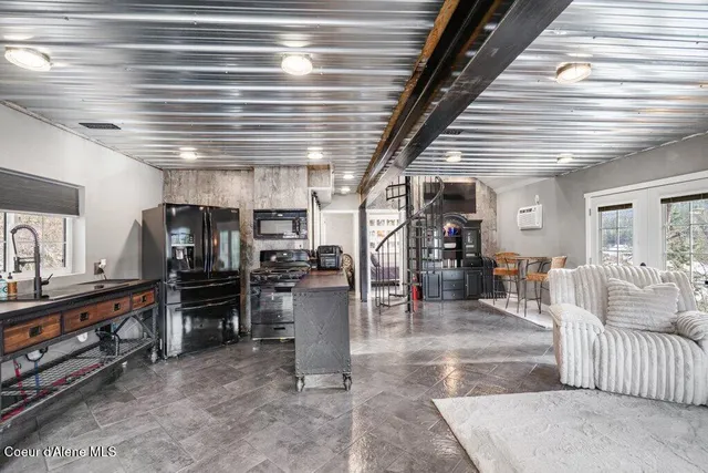 $275,000 | 411 Pine Street, Mullan, ID 83846