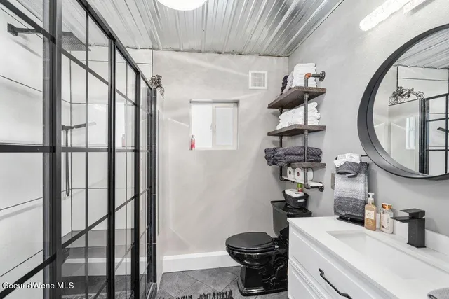 $275,000 | 411 Pine Street, Mullan, ID 83846