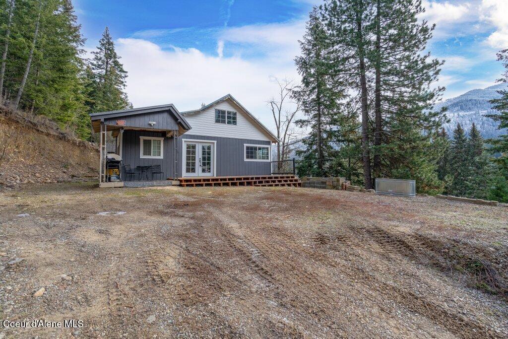 411 Pine Street Mullan, ID 83846 - Photo 28 of 33 Front of Home