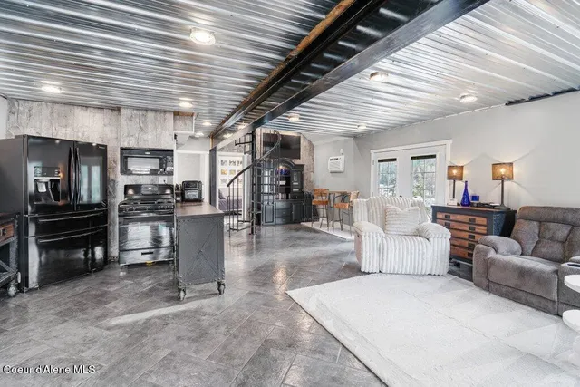 $275,000 | 411 Pine Street, Mullan, ID 83846