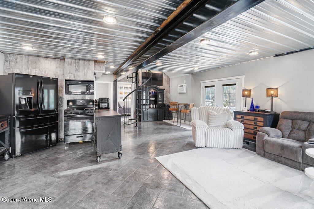 411 Pine Street Mullan, ID 83846 - Photo 4 of 33 Bright Open Concept Space