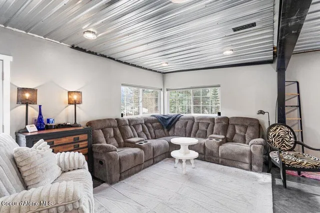 $275,000 | 411 Pine Street, Mullan, ID 83846