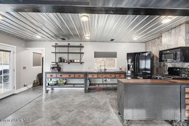 $275,000 | 411 Pine Street, Mullan, ID 83846