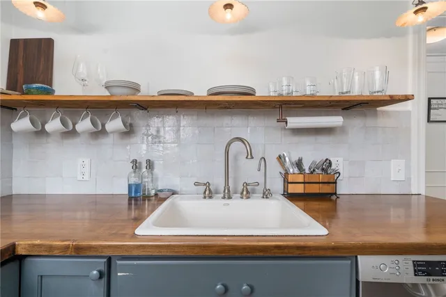 $6,500 | 36 Kay Street, Unit 3, Newport, RI 02840