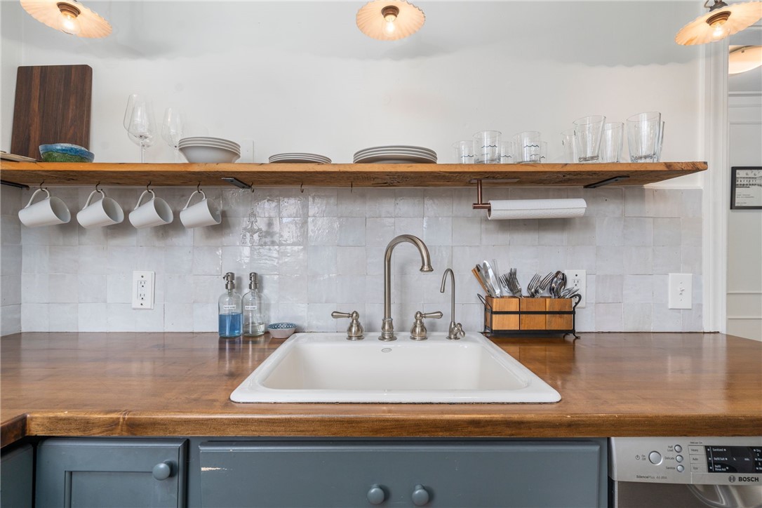 36 Kay Street, Unit 3 Newport, RI 02840 - Photo 11 of 28 Kitchen