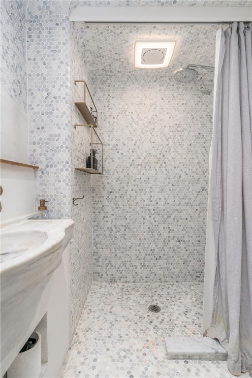 36 Kay Street, Unit 3 Newport, RI 02840 - Photo 16 of 28 Bathroom