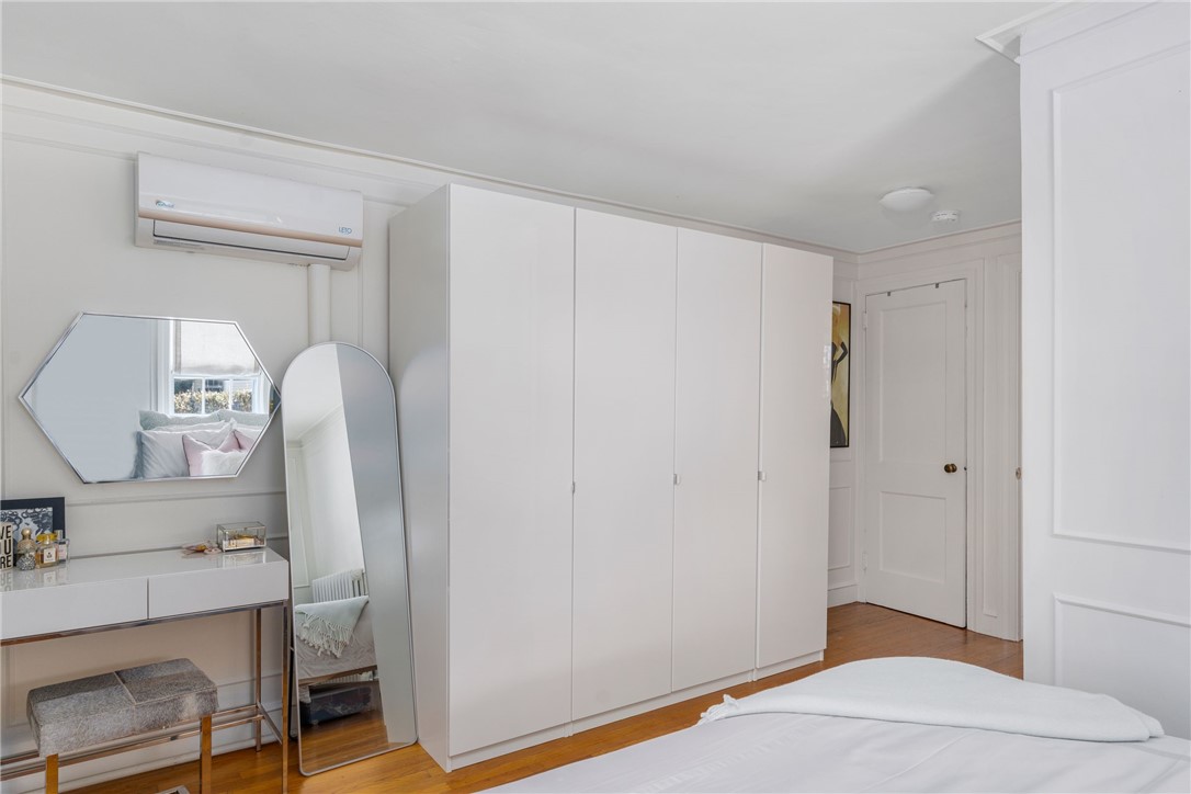 36 Kay Street, Unit 3 Newport, RI 02840 - Photo 18 of 28 Bedroom