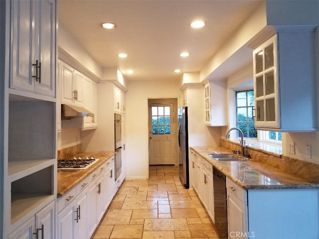 5544 Littlebow Road Rancho Palos Verdes, CA 90275 - Photo 10 of 34