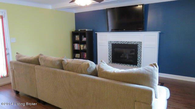 4521 Sandhill Road Louisville, KY 40219 - Photo 6 of 25 family room