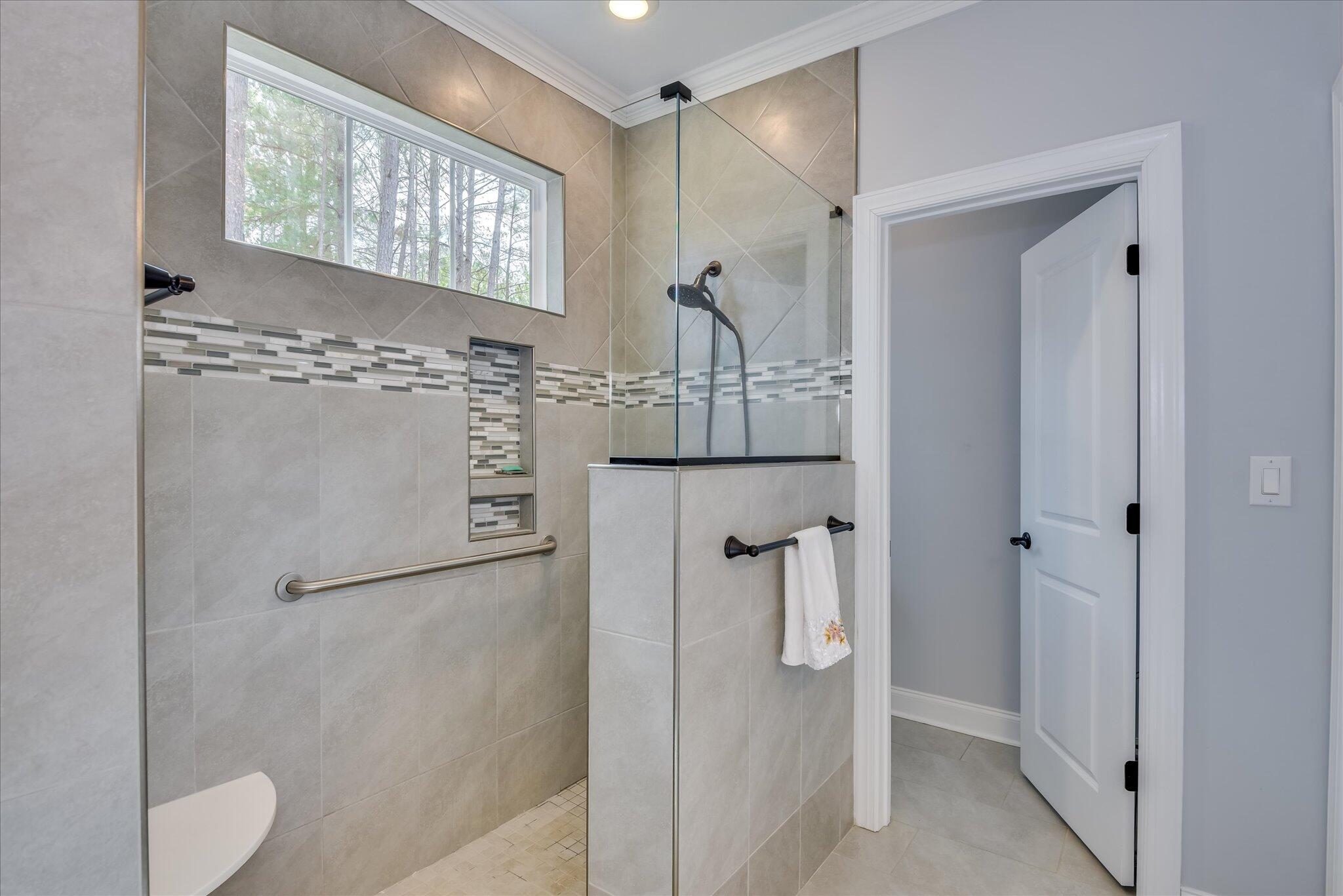 201 Sunflower Circle McCormick, SC 29835 - Photo 25 of 39 primary bath