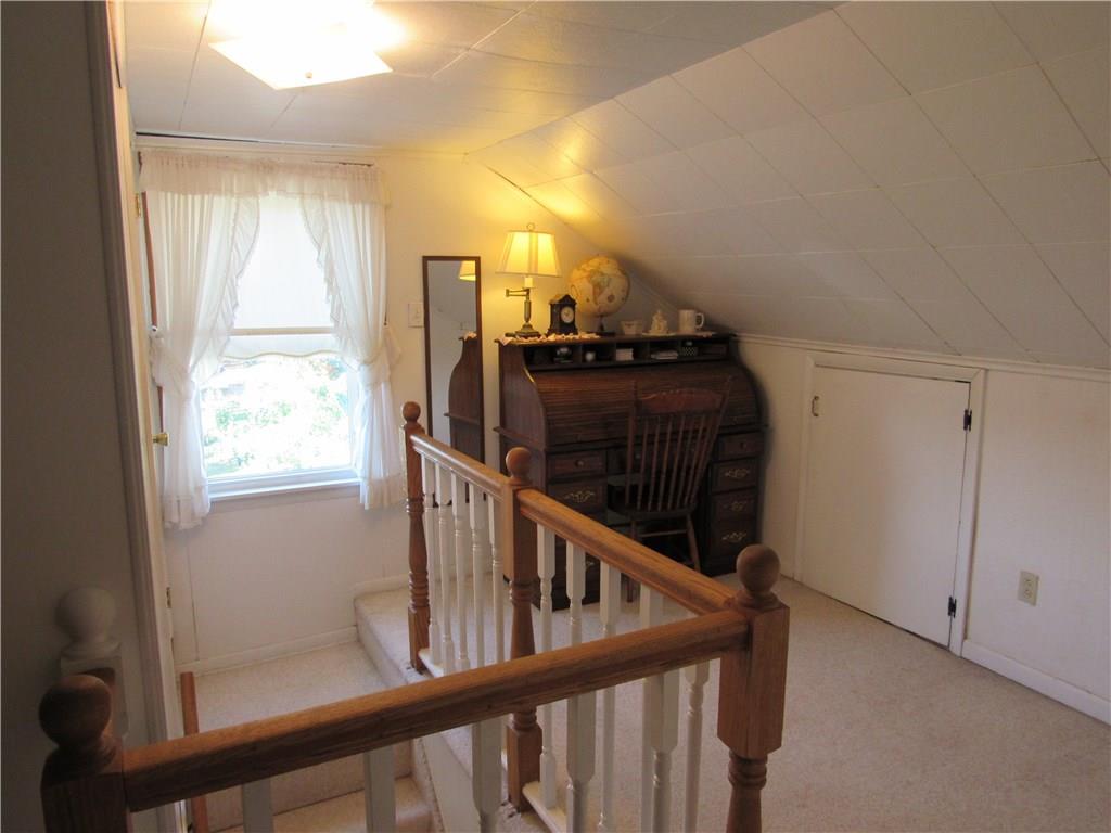 106 Phillips Road Latrobe, PA 15650 - Photo 14 of 24 little office or lounge area