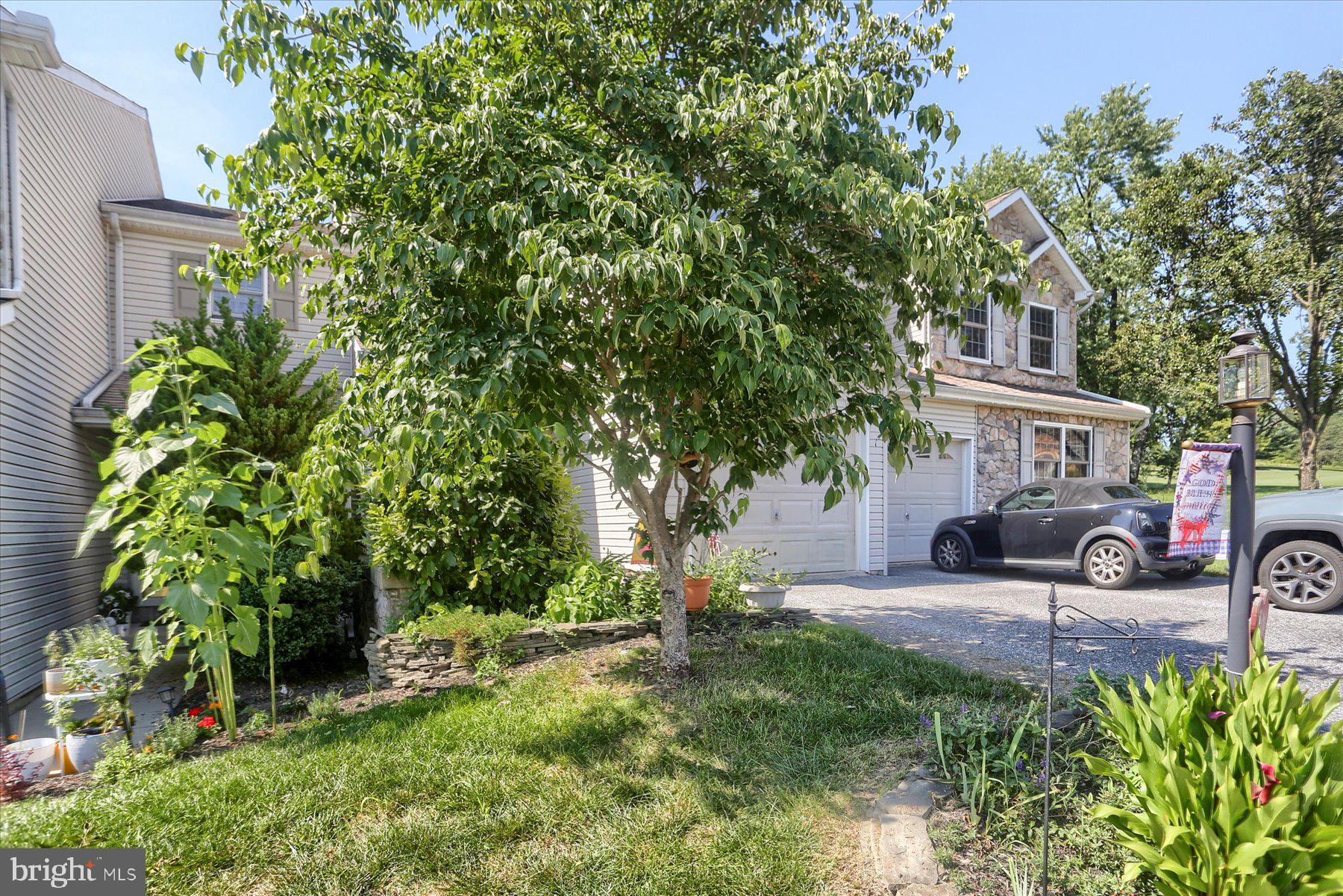 10 Fargreen Court Etters, PA 17319 - Photo 2 of 37