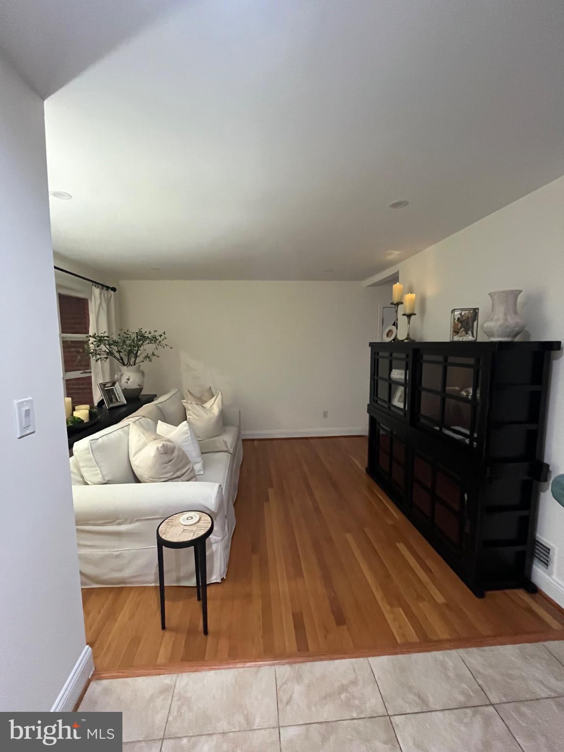 304 Old Courthouse Road Northeast Vienna, VA 22180 - Photo 17 of 25 Bright and inviting living space.