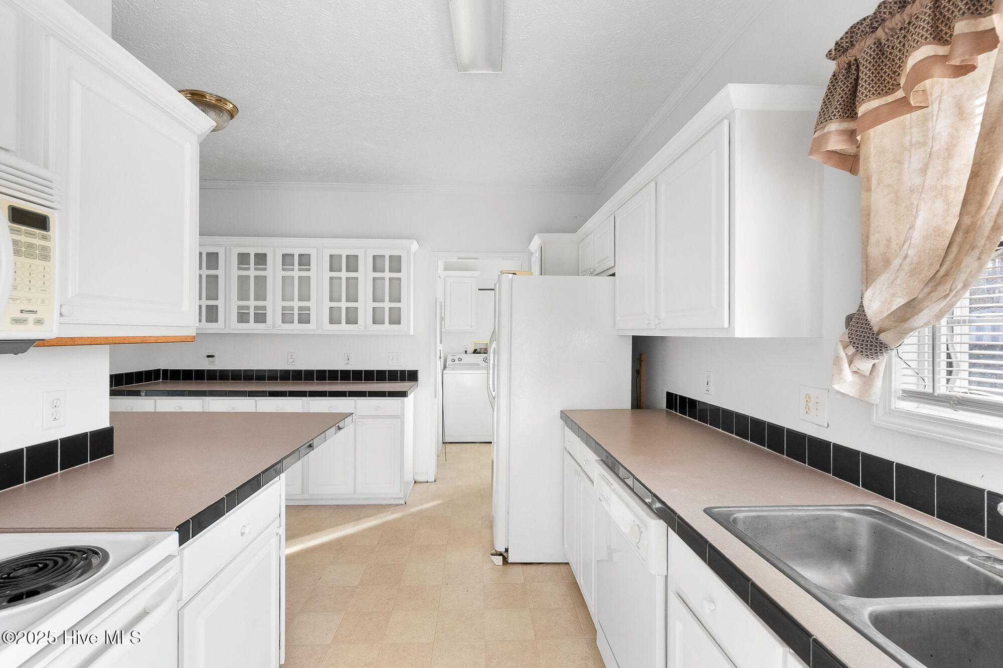 1155 State Rte 101 Beaufort, NC 28516 - Photo 12 of 37 Kitchen