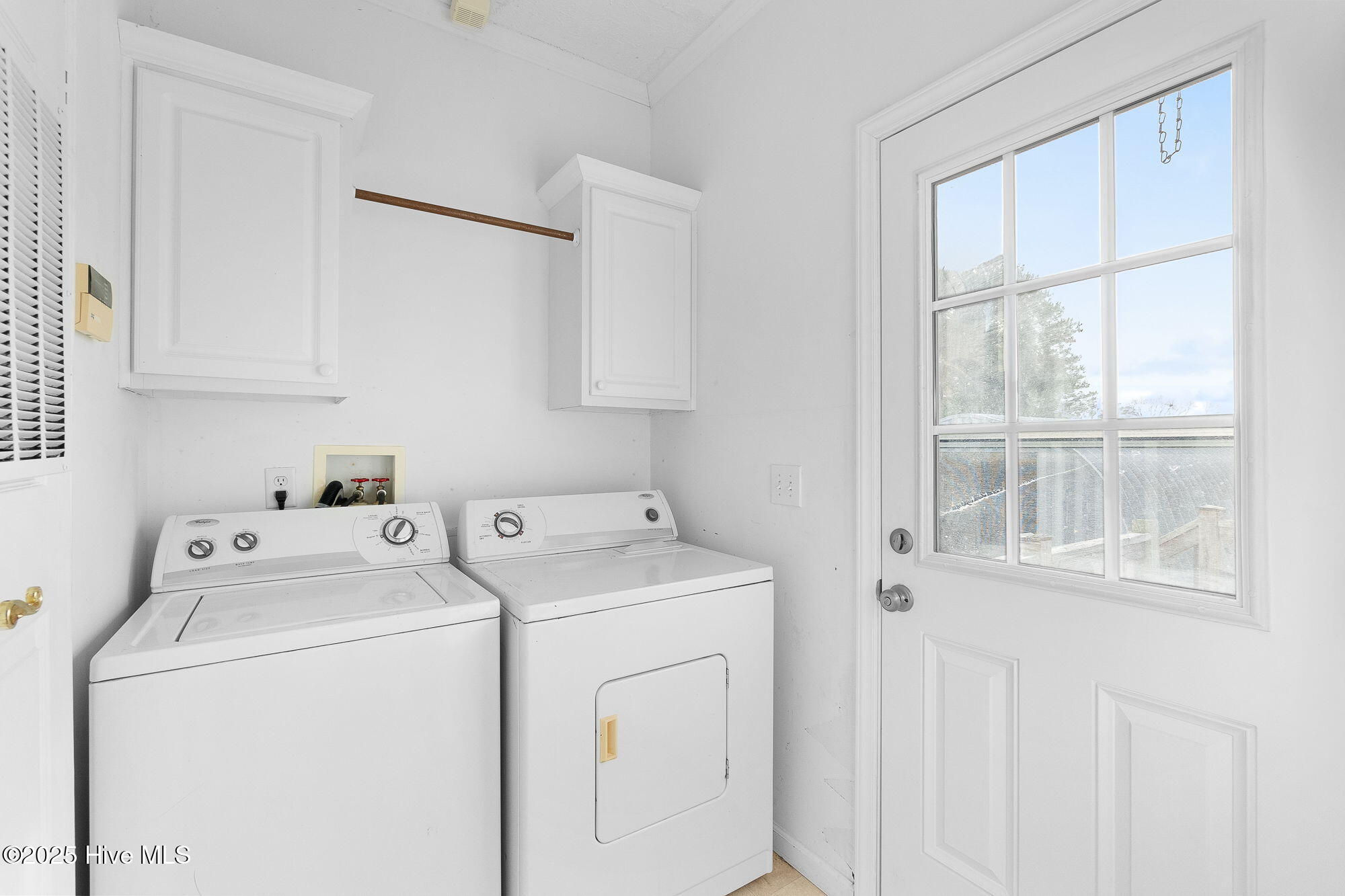 1155 State Rte 101 Beaufort, NC 28516 - Photo 13 of 37 Laundry