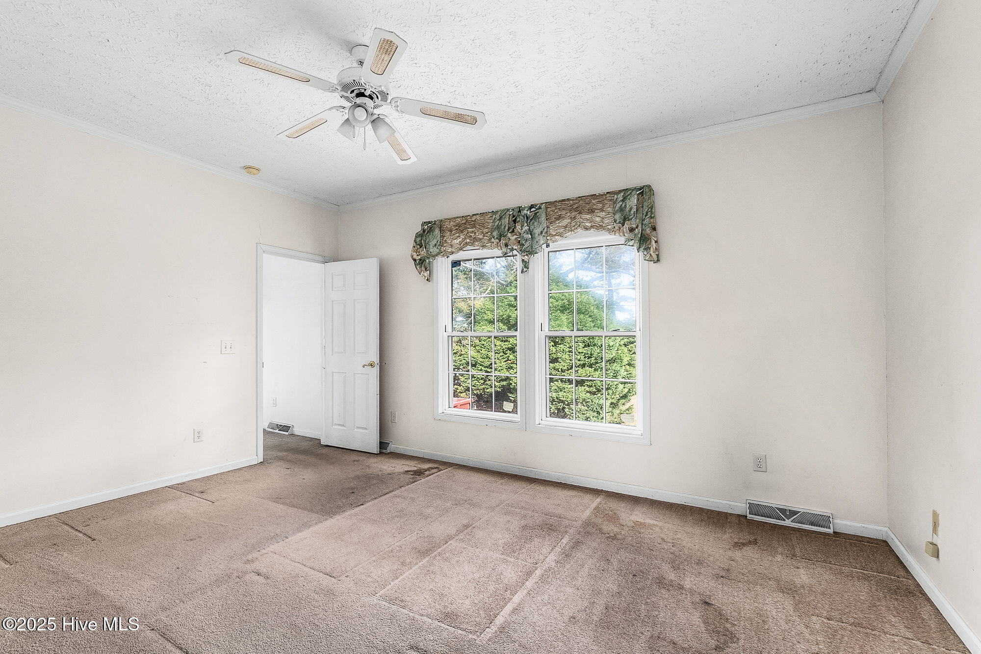 1155 State Rte 101 Beaufort, NC 28516 - Photo 14 of 37 Primary Bedroom