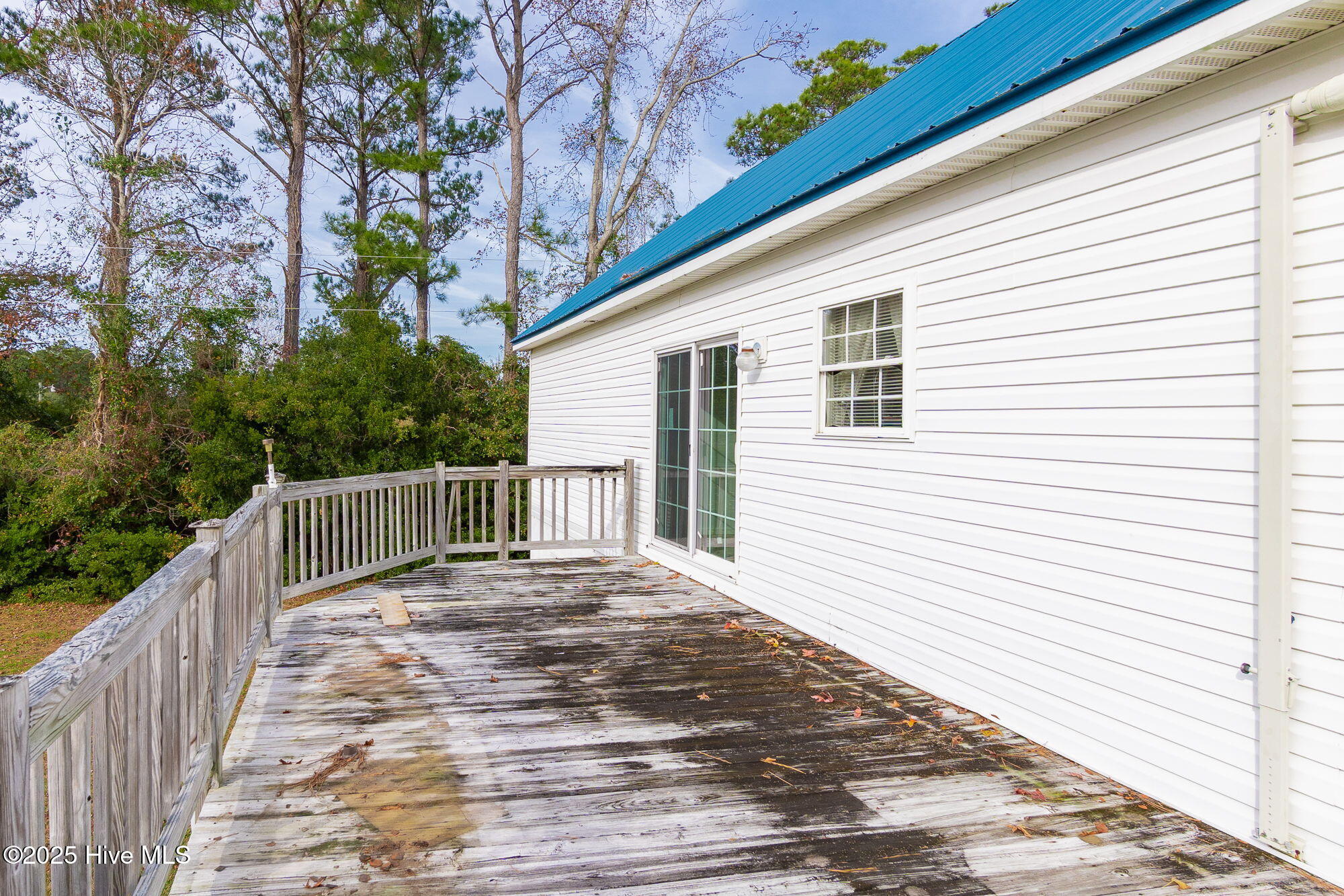 1155 State Rte 101 Beaufort, NC 28516 - Photo 22 of 37 Back deck