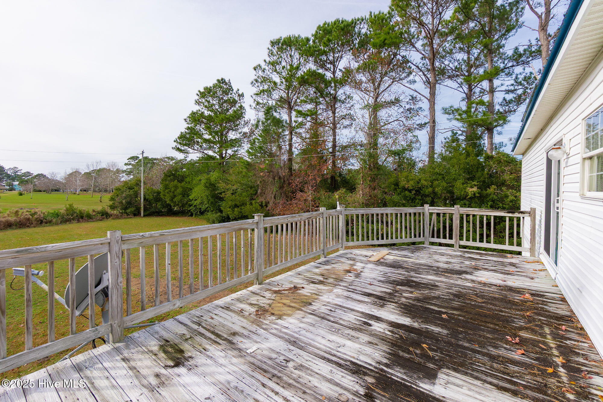 1155 State Rte 101 Beaufort, NC 28516 - Photo 23 of 37 Back deck