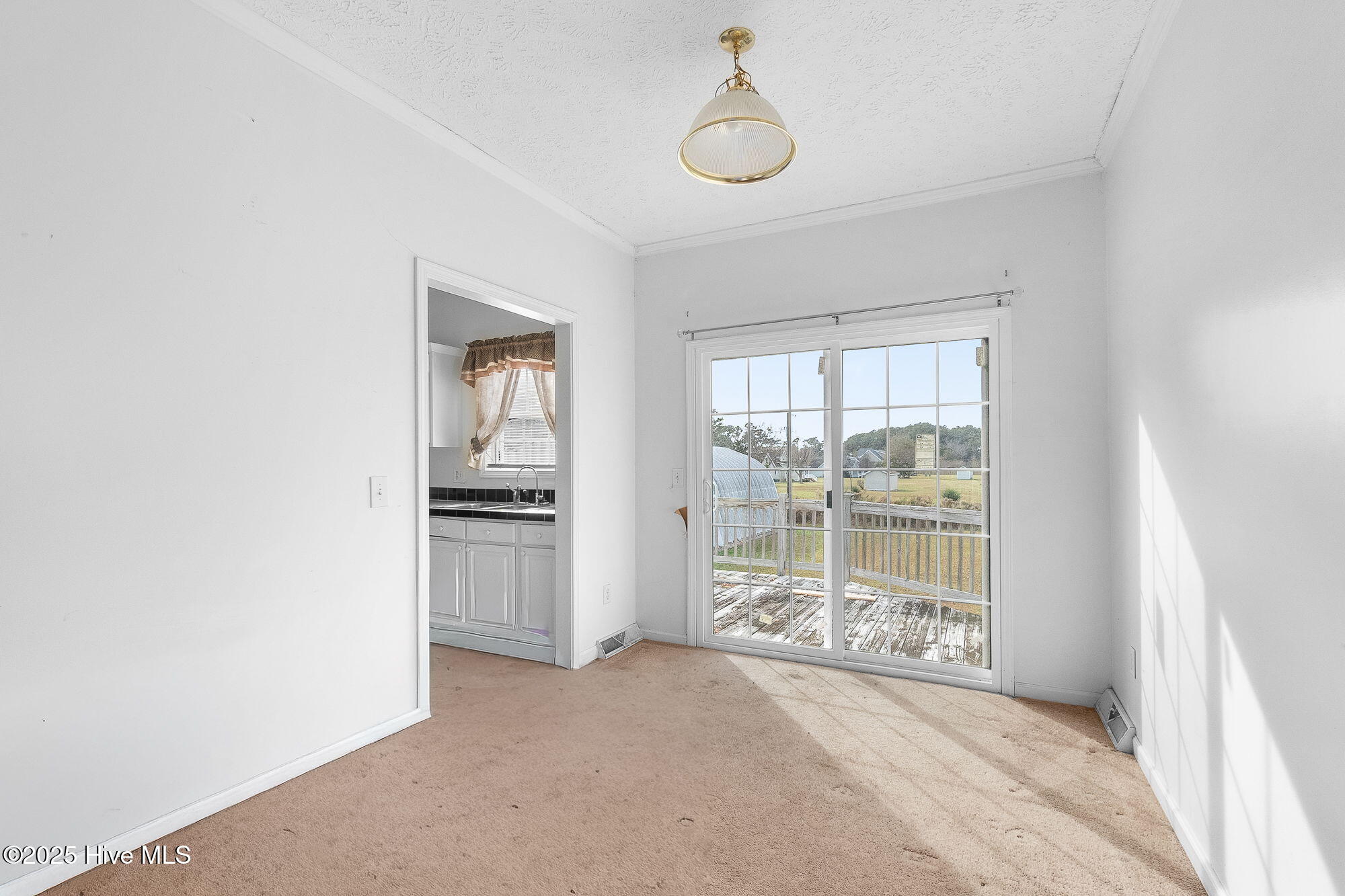 1155 State Rte 101 Beaufort, NC 28516 - Photo 9 of 37 Dining Room