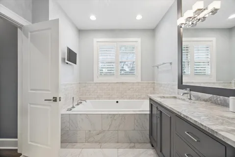 $1,899,999 | 211 South Monroe Street, Hinsdale, IL 60521