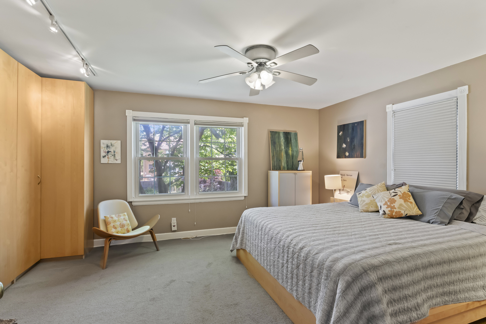 Undisclosed Address Glenview, IL 60025 - Photo 18 of 42