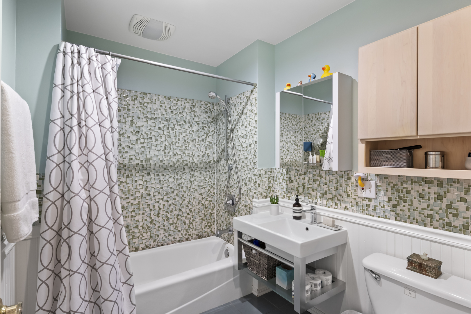 Undisclosed Address Glenview, IL 60025 - Photo 21 of 42