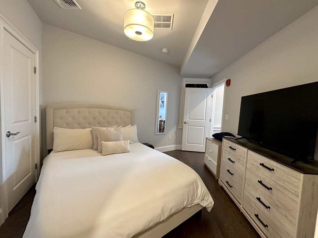 371 Main Street, Unit 4 Woburn, MA 01801 - Photo 9 of 12