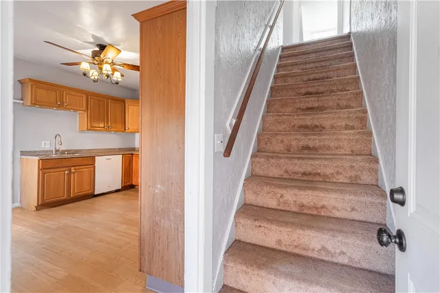 $2,400 | 41 Oak Street, Unit 43, Cranston, RI 02910