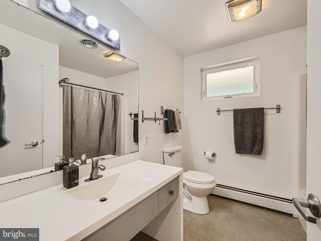 3586 Water Tank Road Manchester, MD 21102 - Photo 18 of 46 bathroom